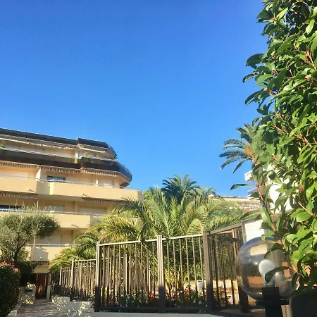 Juan Les Pins Center,1 Bedroom Apart, Pool Αντίμπ