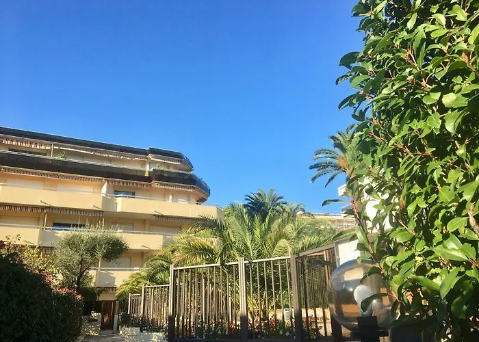 Juan Les Pins Center,1 Bedroom Apart, Pool Антиб